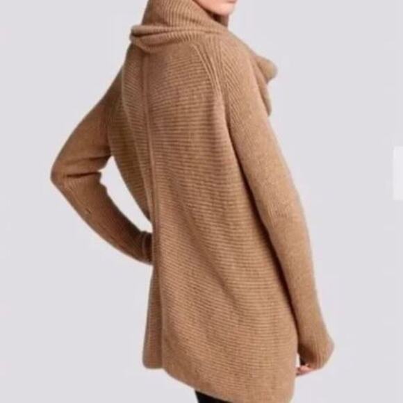 Vince Alpaca Wool Turtleneck Sweater Quiet Luxury Preppy Minimalist Camel Large - Picture 3 of 10
